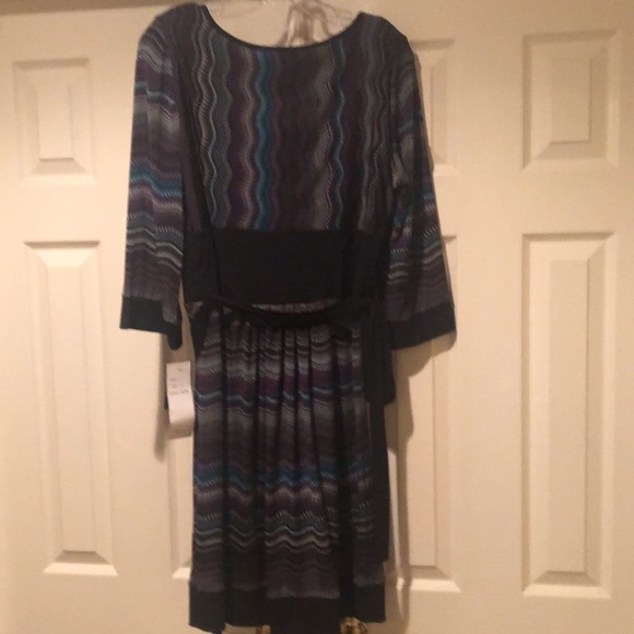 NWT Studio 1 dress. Size 12. - Picture 4 of 7